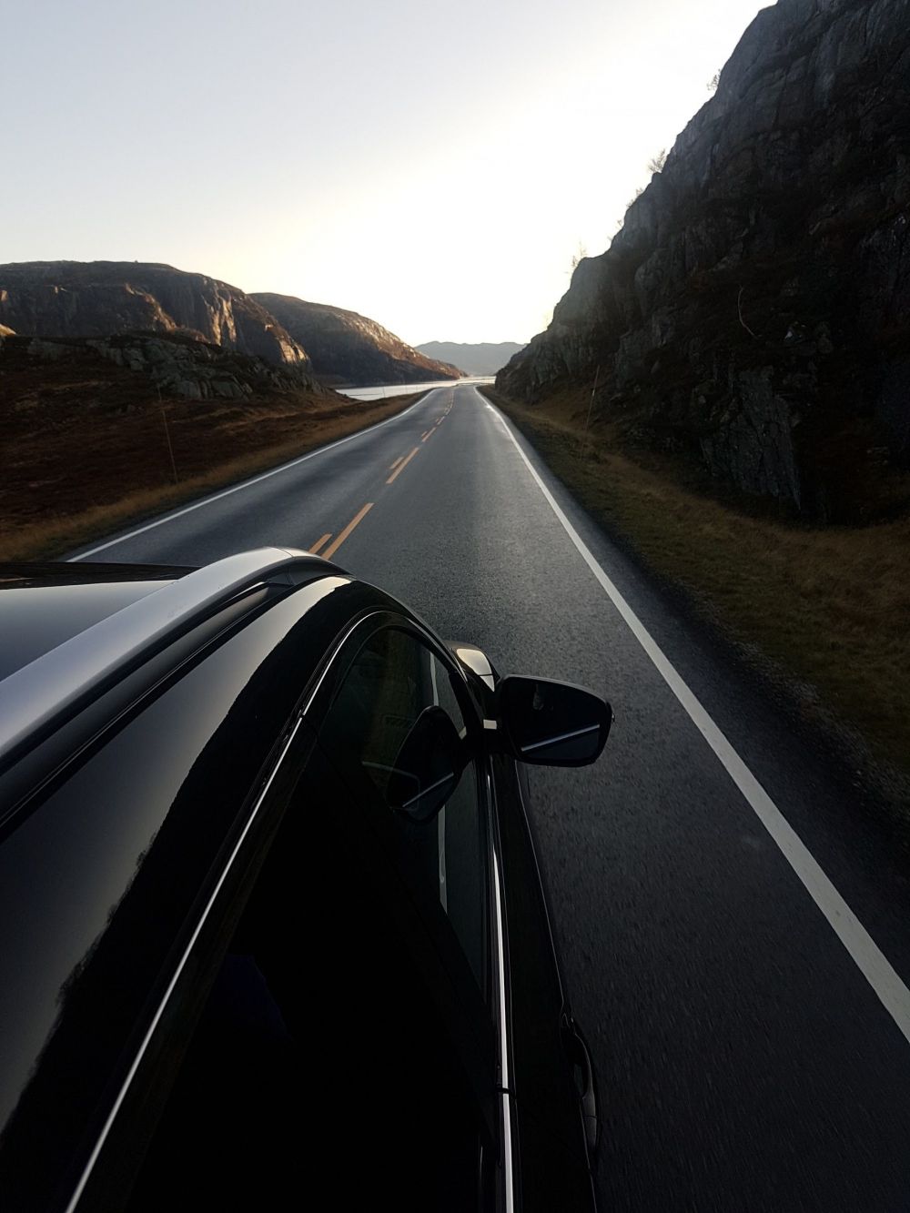 Guide för att sova i bilen – juridik, säkerhet och bästa platser i Sverige